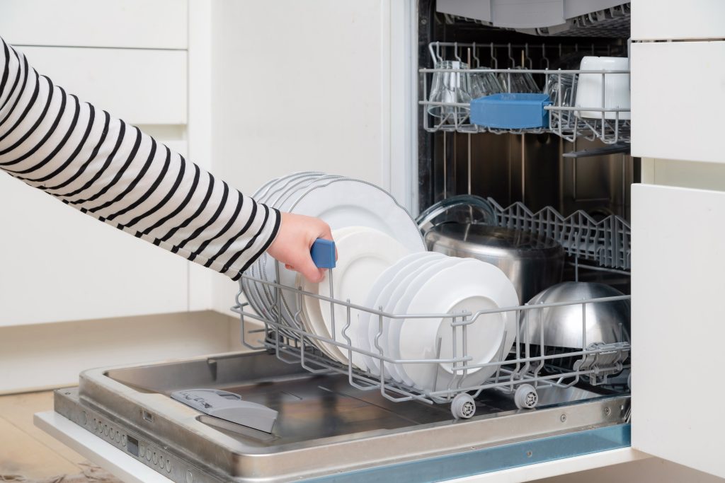 Can I Use Lemon Juice to Clean Dishwasher