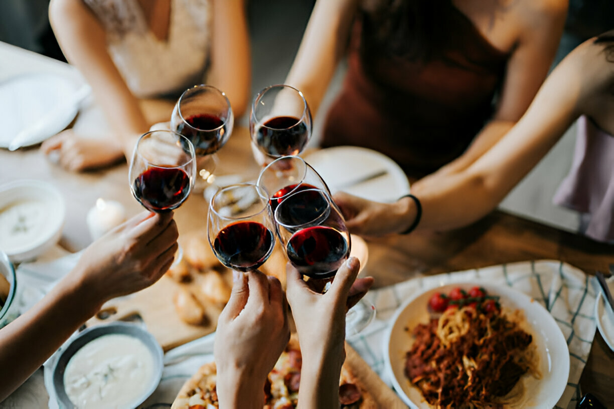 7 Tips For Throwing A Stellar Housewarming Party